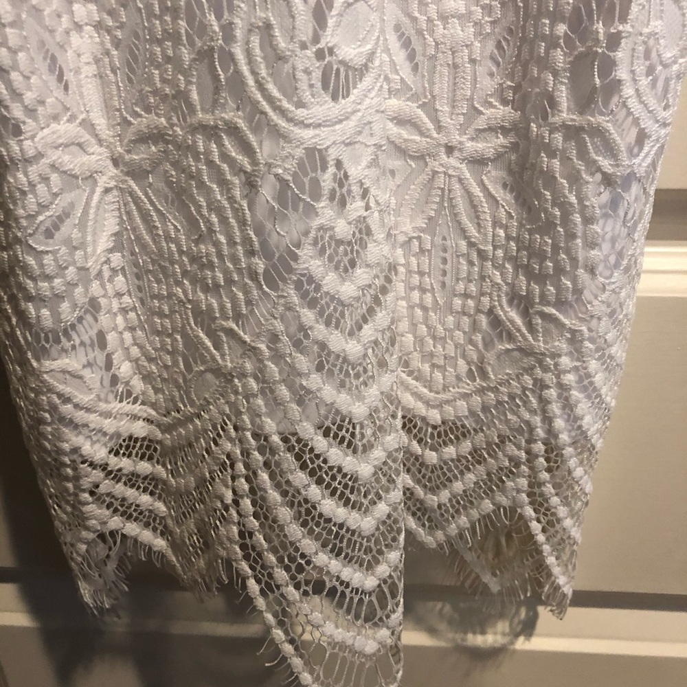 3/$15 Sleeveless White Lace Dress size 2 - Picture 4 of 6